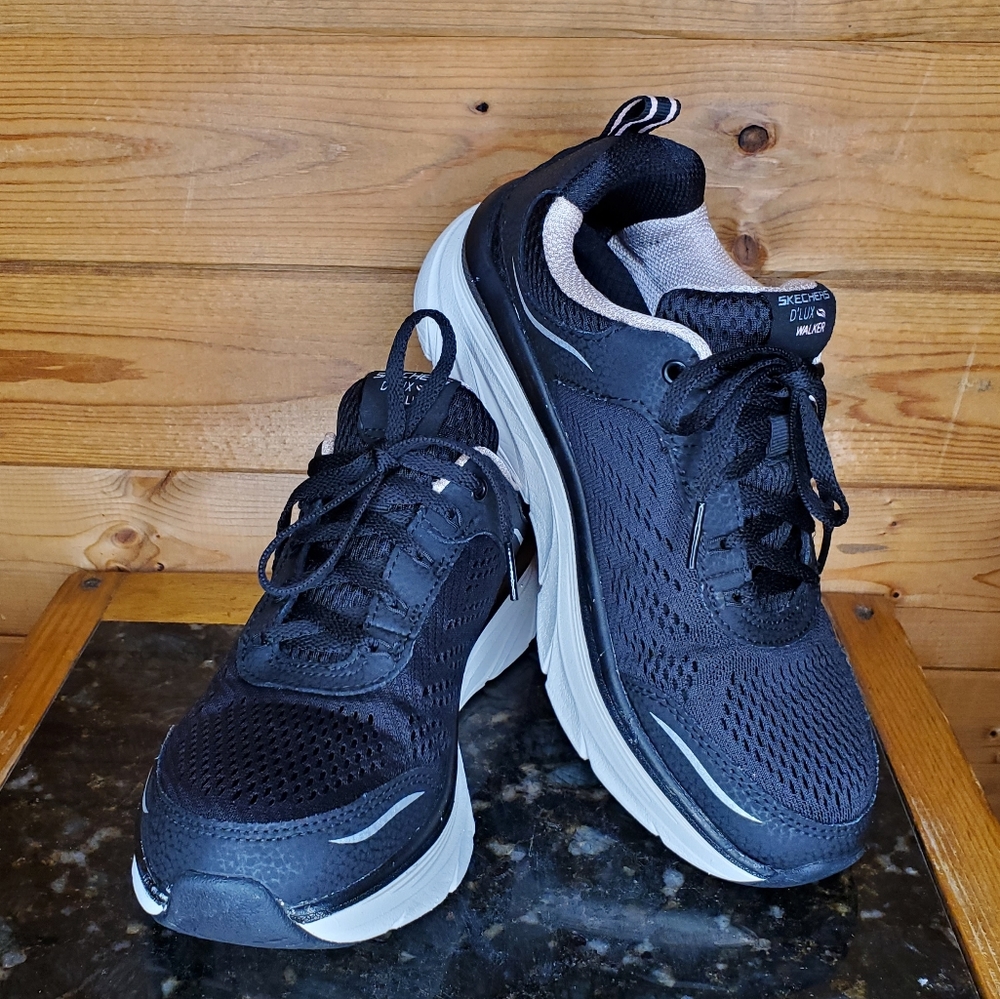 ❤️ Skechers max cushioning lightweight comfort performs Black & ligh pink size 7